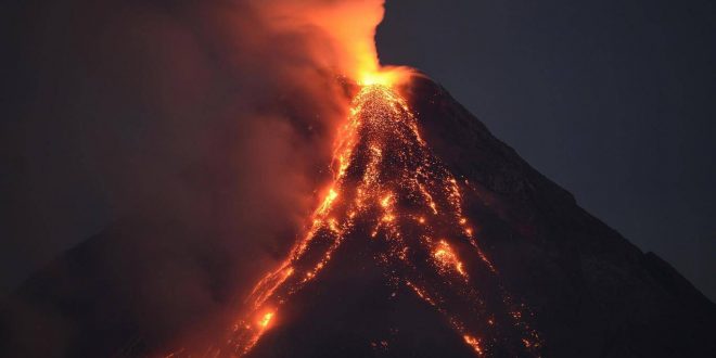 mayon-volcano-erupt