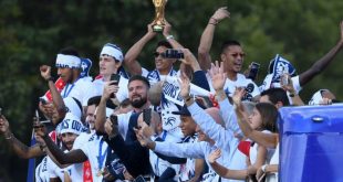 Les Bleus champions du monde célébrés sur les Champs-Elysées