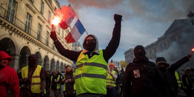 manifestantes-durante-huelga-general-este-martes-paris