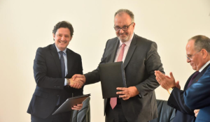 الاعلام والصناعة