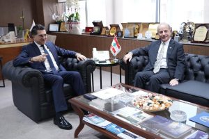 مرقص السفير الاميركي 1