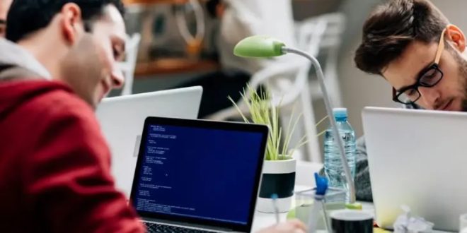 دمج التكنولوجيا مع تطوير مهارات