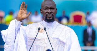 غينيا الرئيس دومبويا