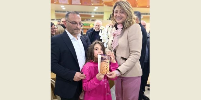 نجيم مثلت مرقص في توقيع كتاب ماريو مخول