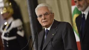 Le président italien charge Carlo Cottarelli