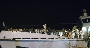 Italy-refugee-boat
