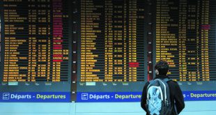 Bruno Levesque / IP3  Roissy France 30 Mars 2018 Illustration aeroport de Paris Charles de Gaulle Tableau d'affichage des departs